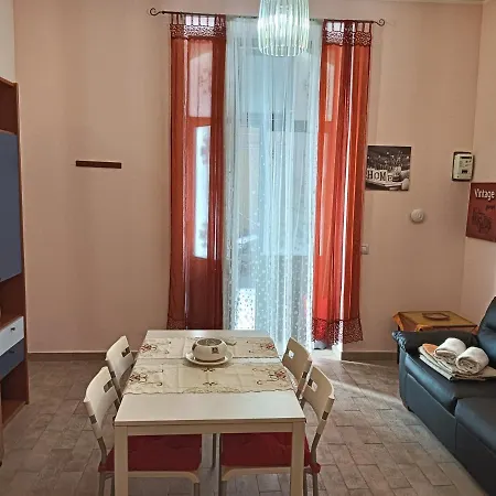 Vintage House Center Katania