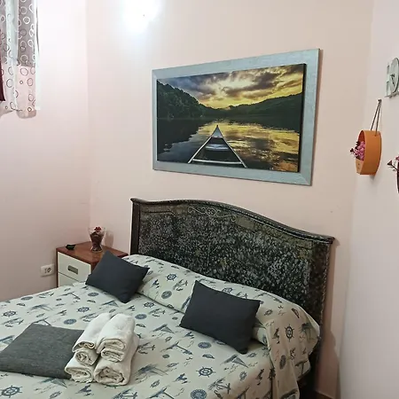 Vintage House Center *