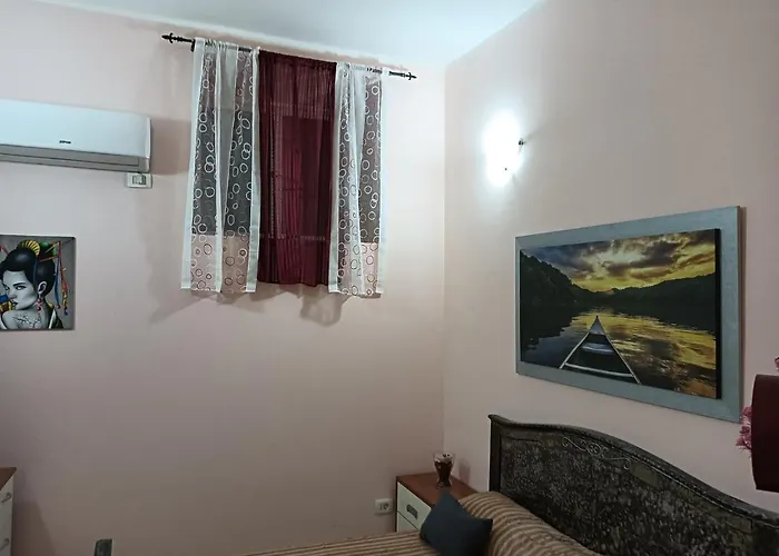 Vintage House Center